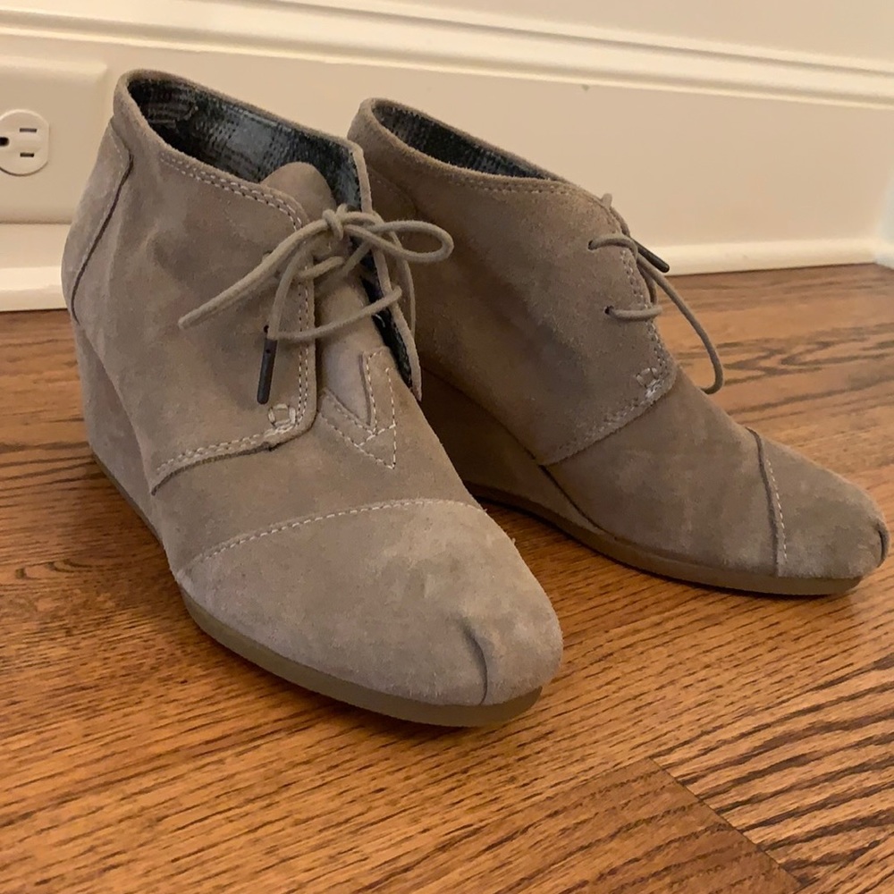 Toms Taupe Suede Wedge Boots